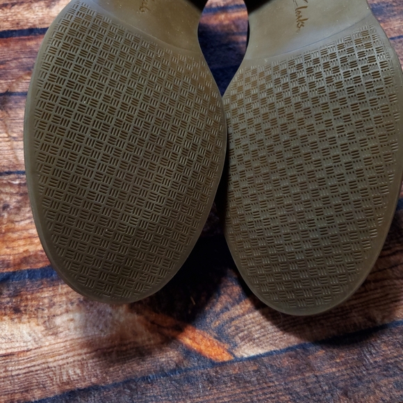 Clarks Booties - Picture 9 of 10